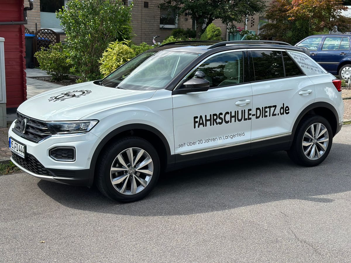 VW T-Roc der Fahrschule Dietz
